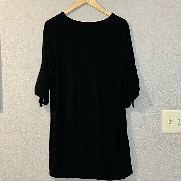 H&M 3/4 tie sleeve, tunic dress. V-neck, mid length. Women’s size 10 - Picture 5 of 6